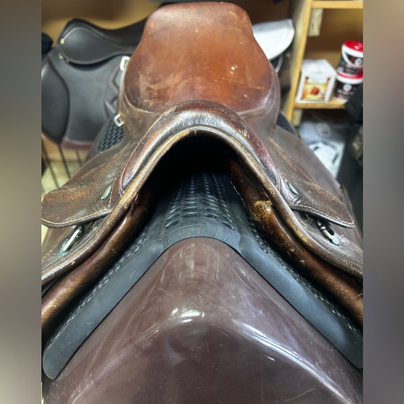 Crosby England Olympic Works Saddle - Picture 6 of 8